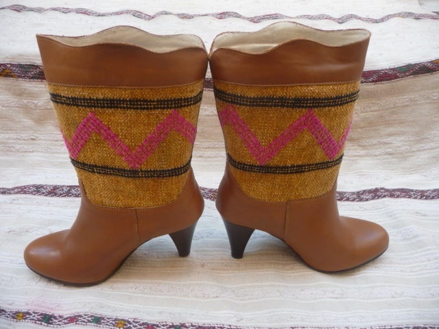 New Short Kilim Boots Size 37