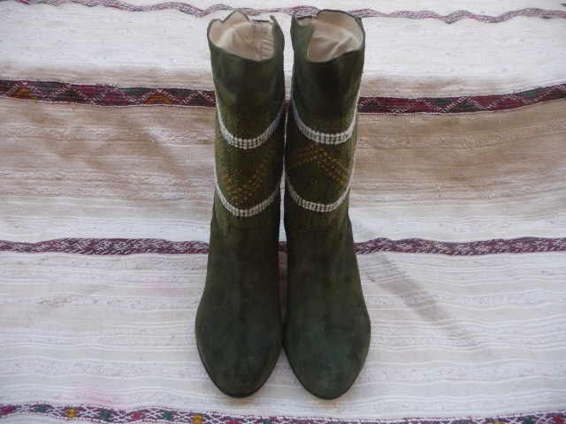 New Short Kilim Boots Size 37