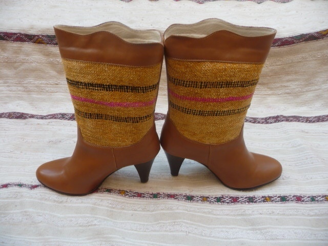 New Short Kilim Boots Size 39