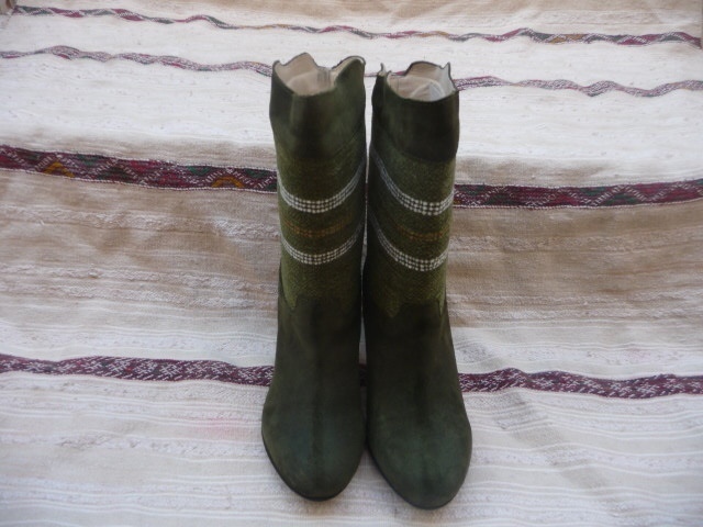 New Short Kilim Boots Size 39