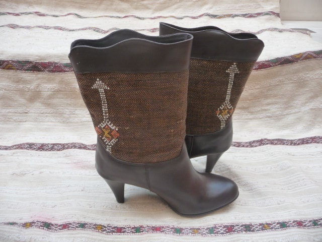 New Short Kilim Boots Size 39