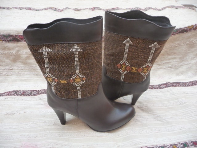 New Short Kilim Boots Size 39