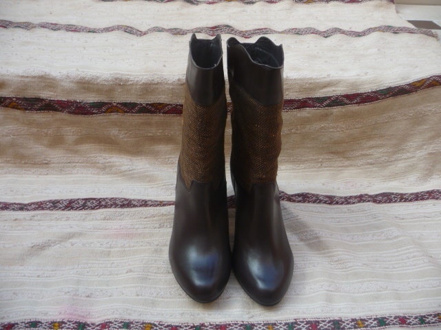 New Short Kilim Boots Size 39