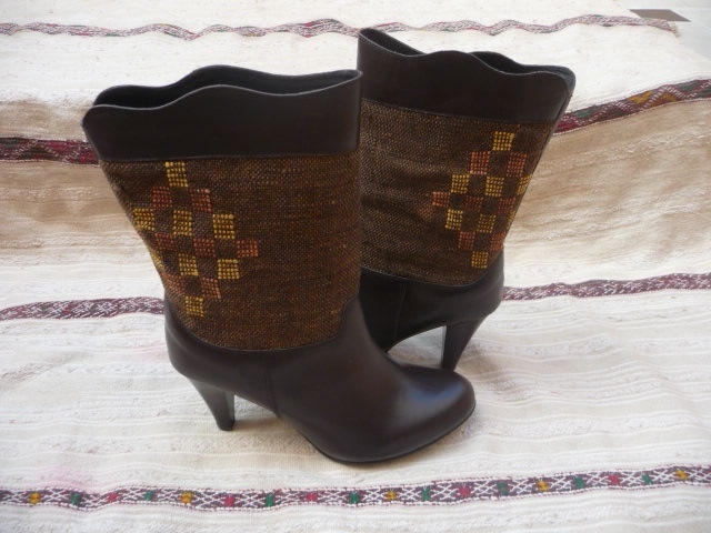 New Short Kilim Boots Size 39