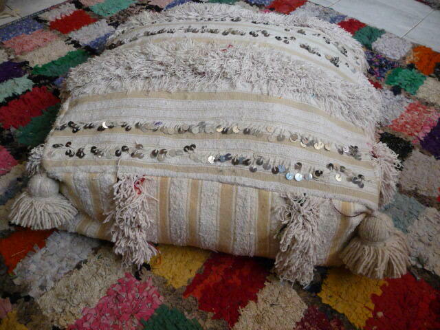 Wedding blanket pouf