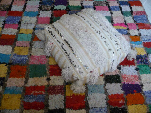 Wedding blanket pouf