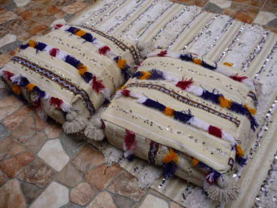 Wedding blanket poufs